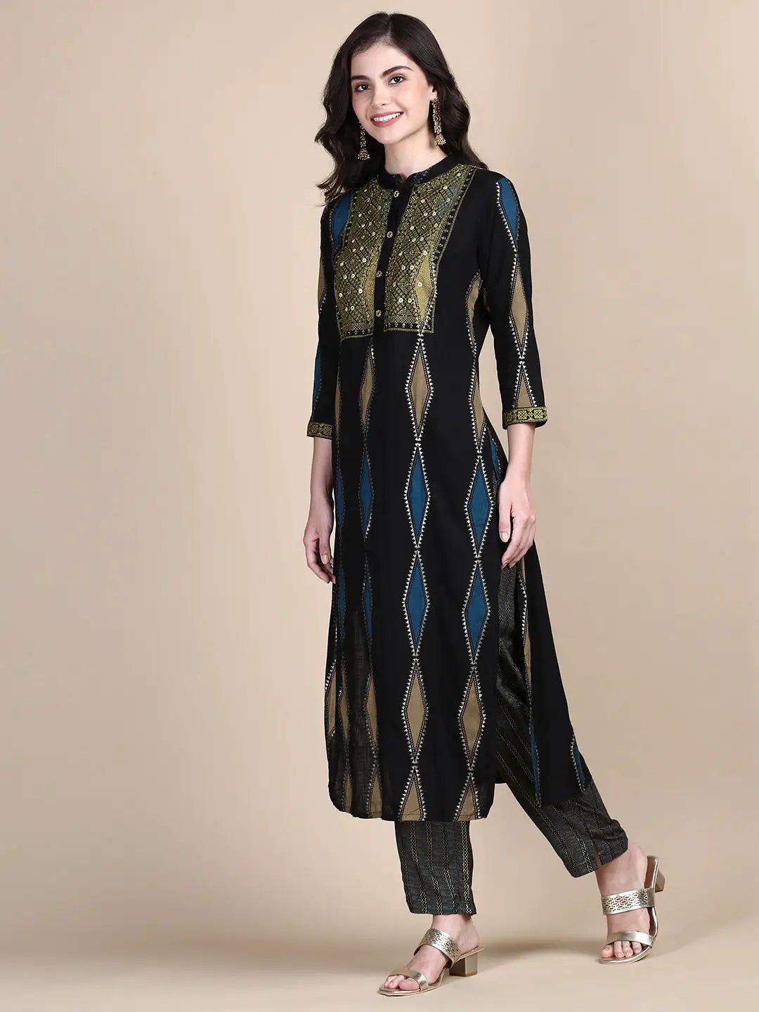 Women's Geometric Black Straight Kurta Set with Dupatta