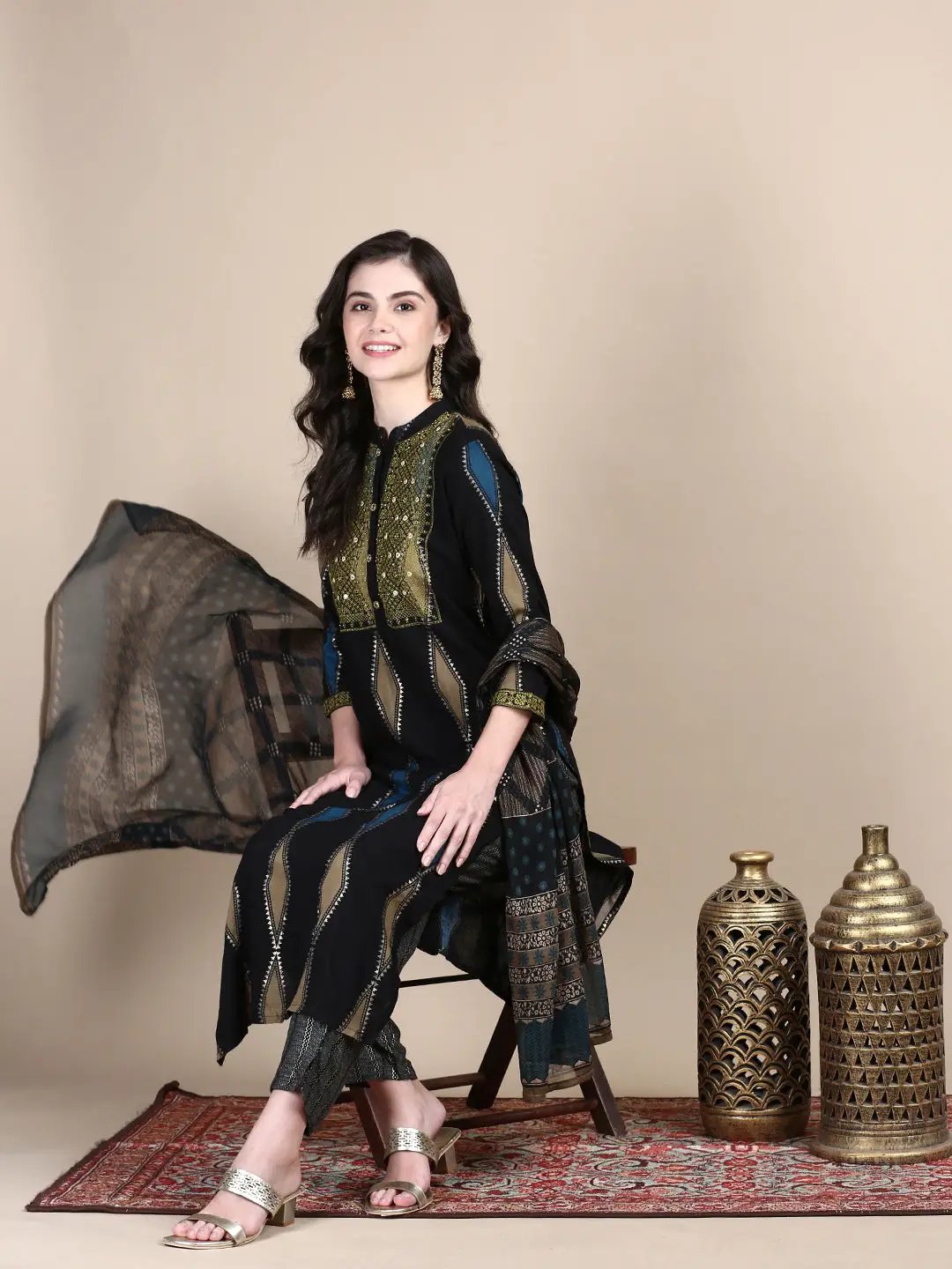 Women's Geometric Black Straight Kurta Set with Dupatta