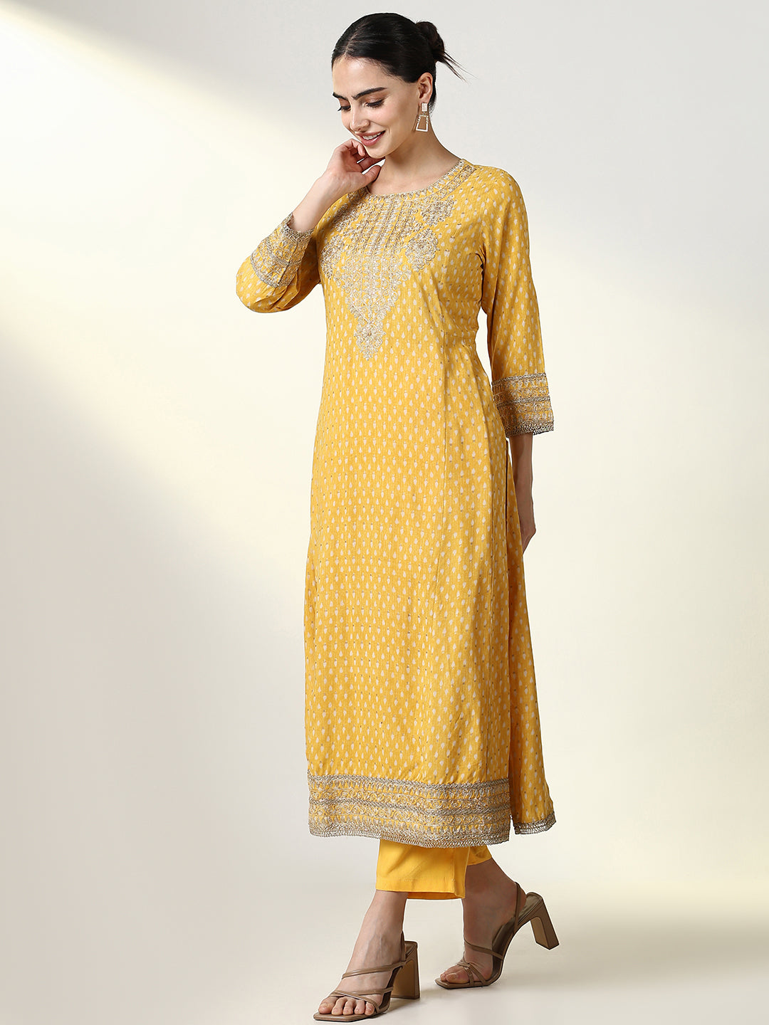 Women Printed Yellow Kurta Set with Dupatta and Potli Bag