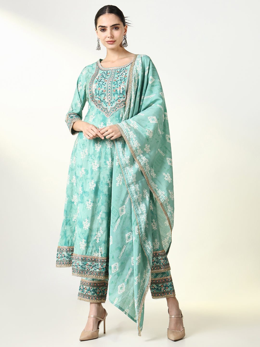 Women Floral Green Kurta Set with Dupatta and Potli Bag