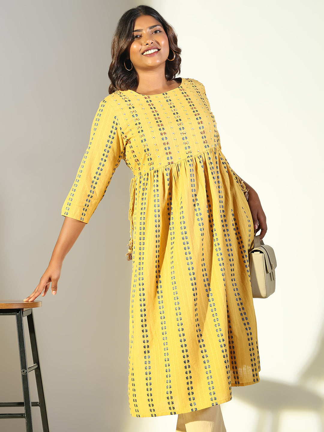 Women Yellow Graphic Straight Kurta