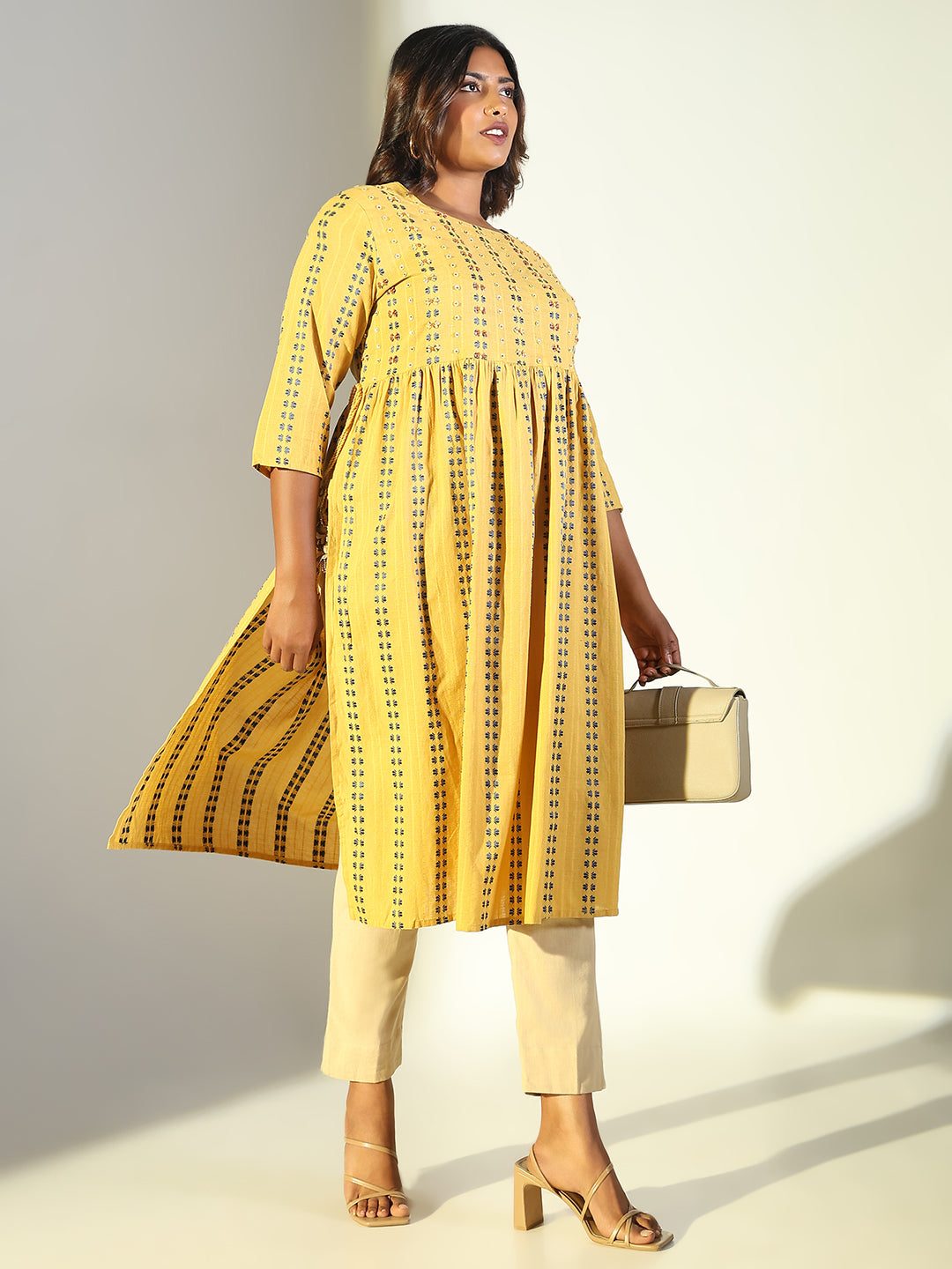 Women Yellow Graphic Straight Kurta