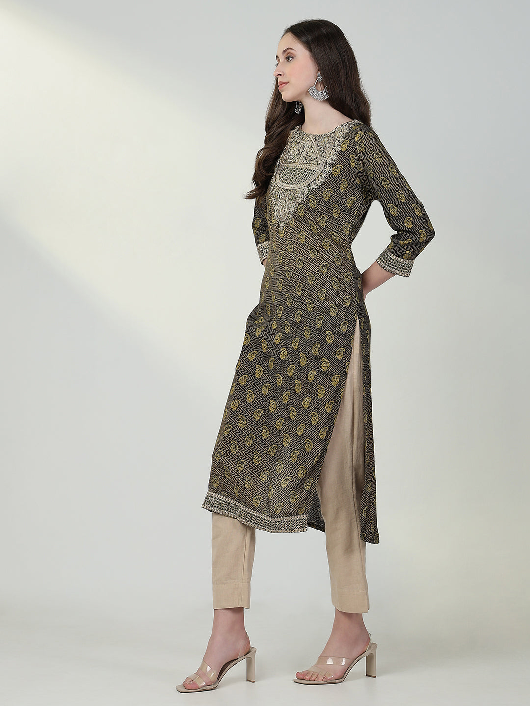 Women Green Paisley Straight Kurta