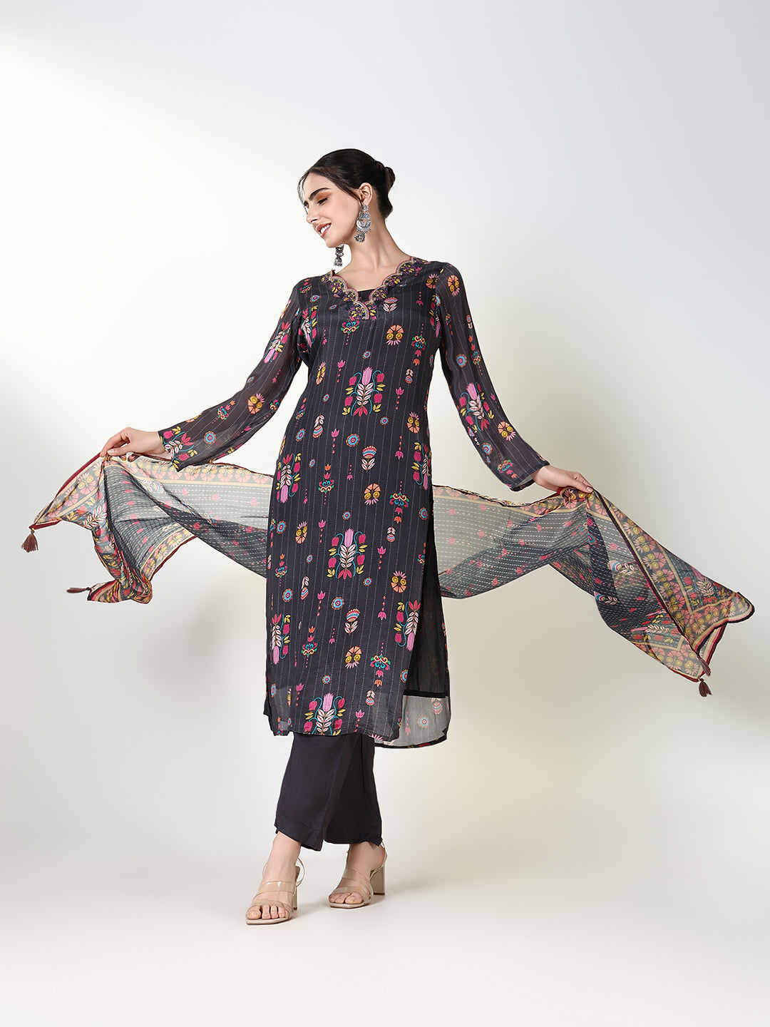 Women Graphic Grey Straight Kurta Set with Dupatta