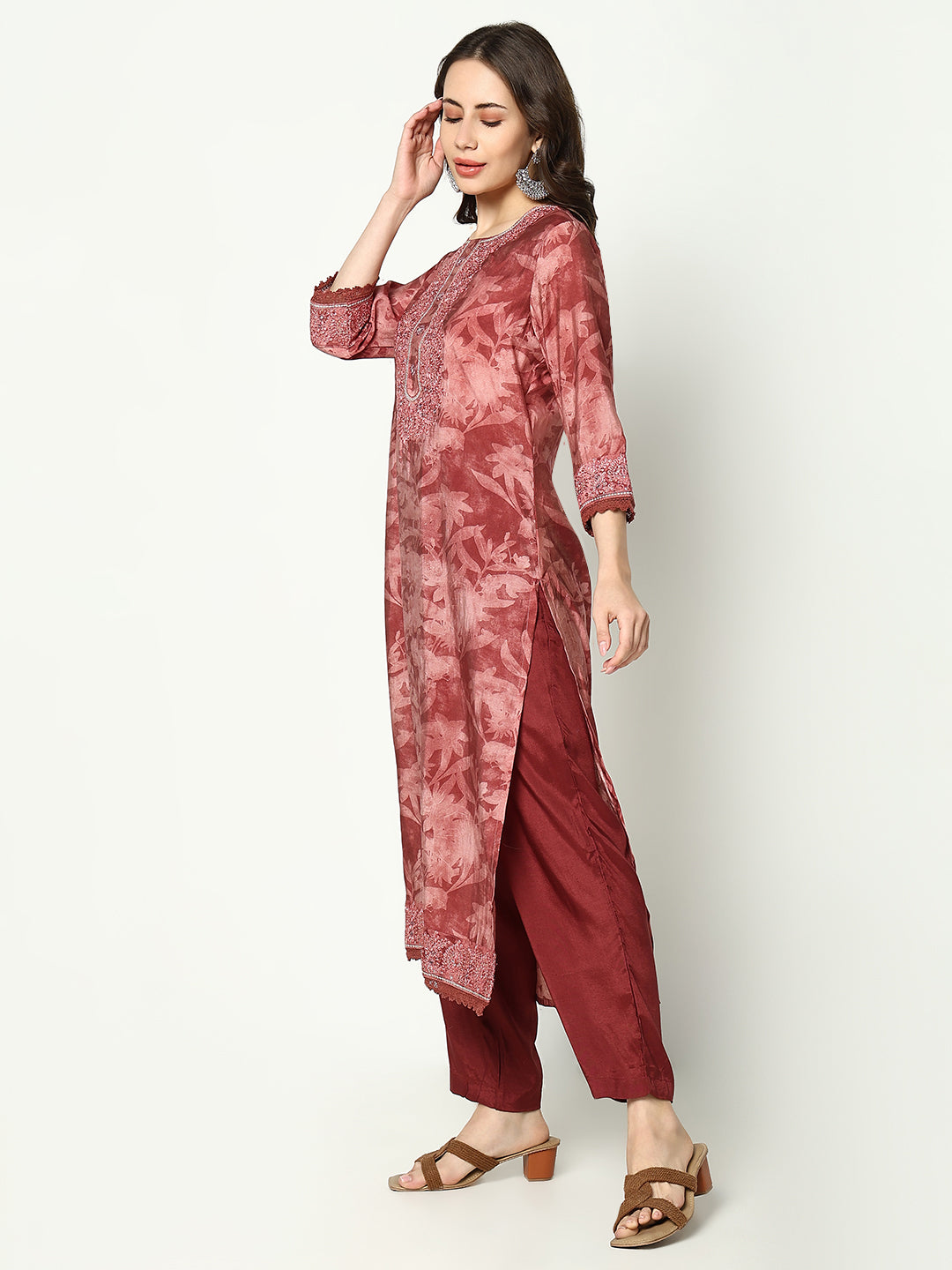 Women Floral Maroon Kurta Set with Dupatta