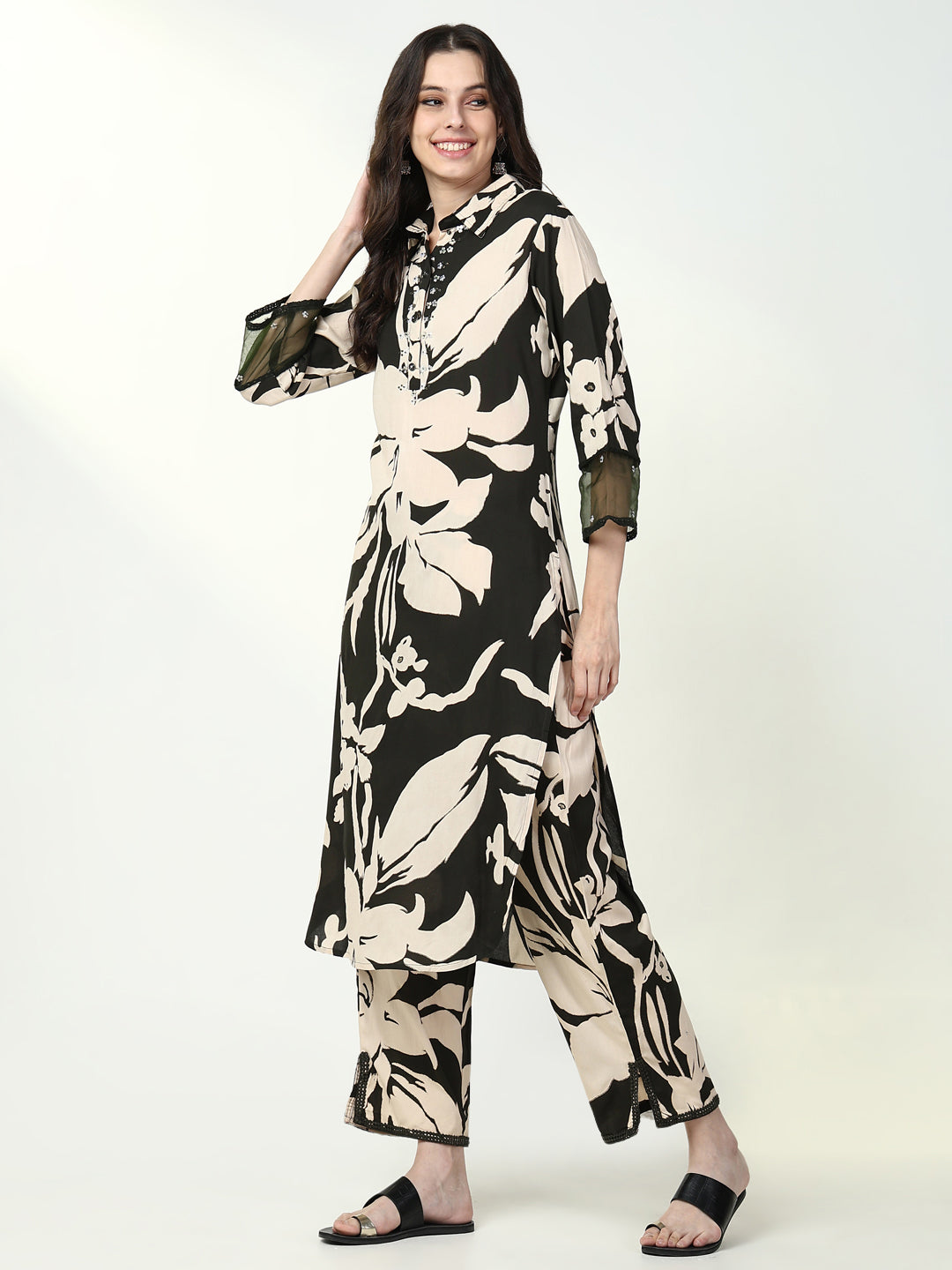 Women Floral Green Straight Kurta Set