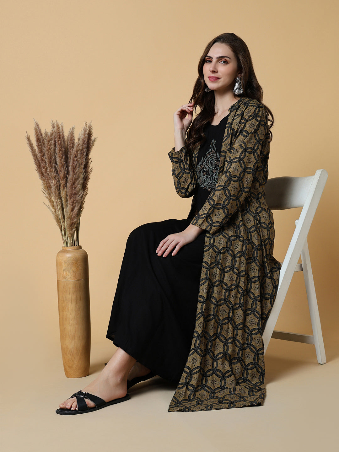 Women Black Graphic A-Line Kurta with Shrug