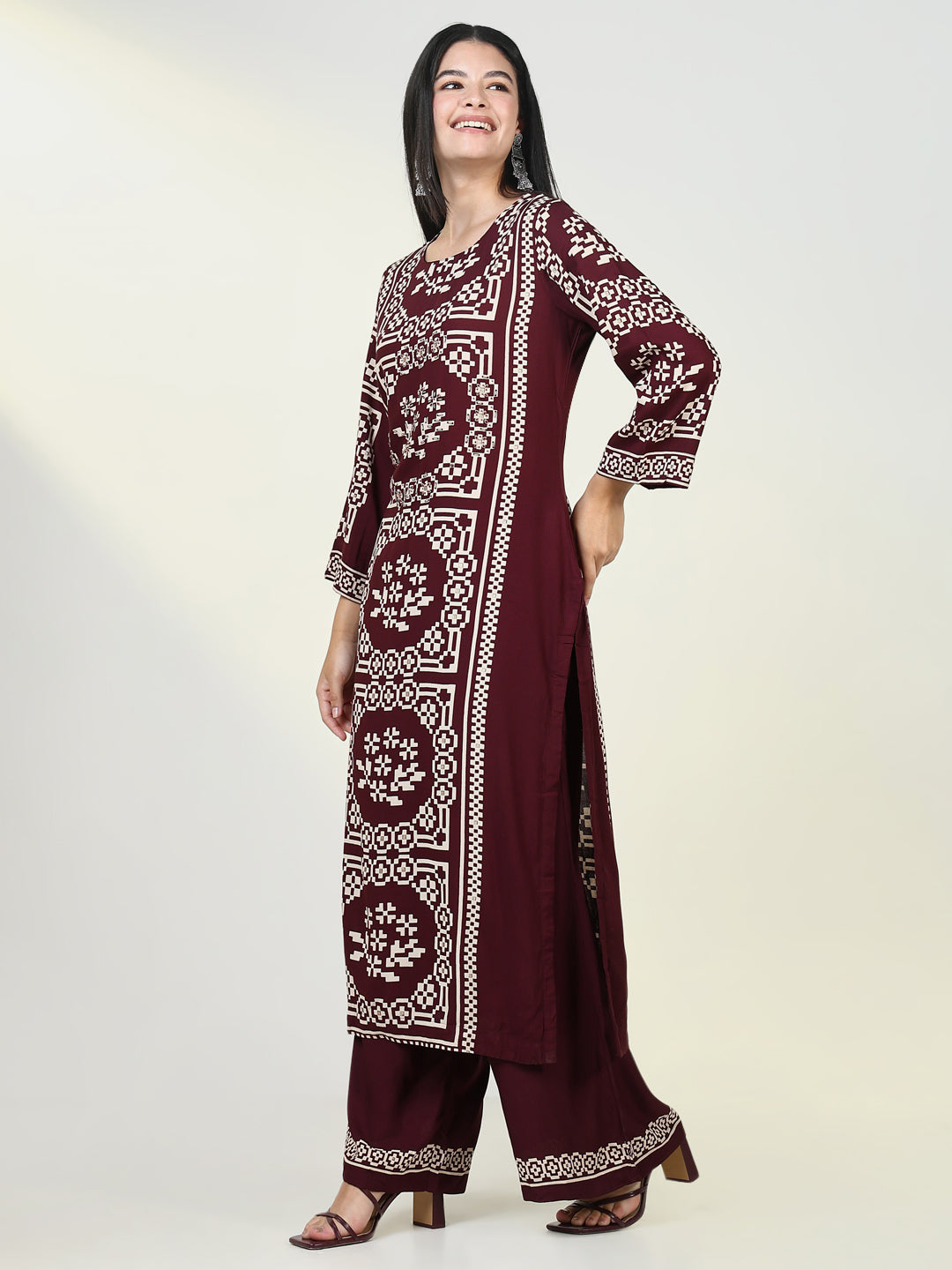 Women Solid Maroon Straight Kurta Set