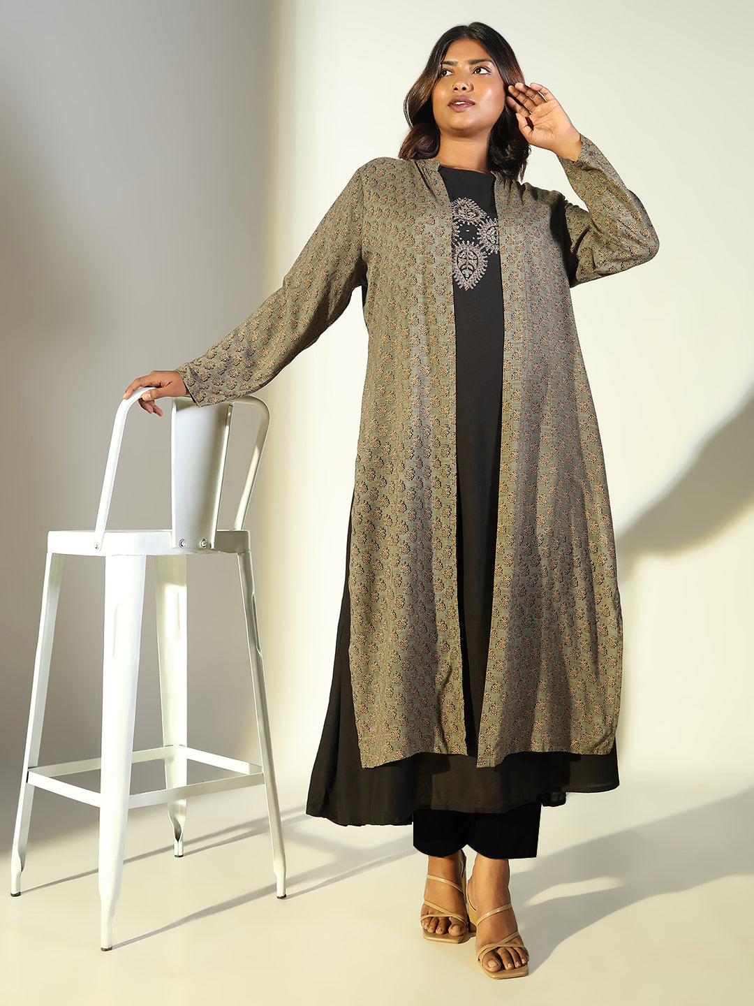 Women Black Solid Anarkali Kurta with Overcoat