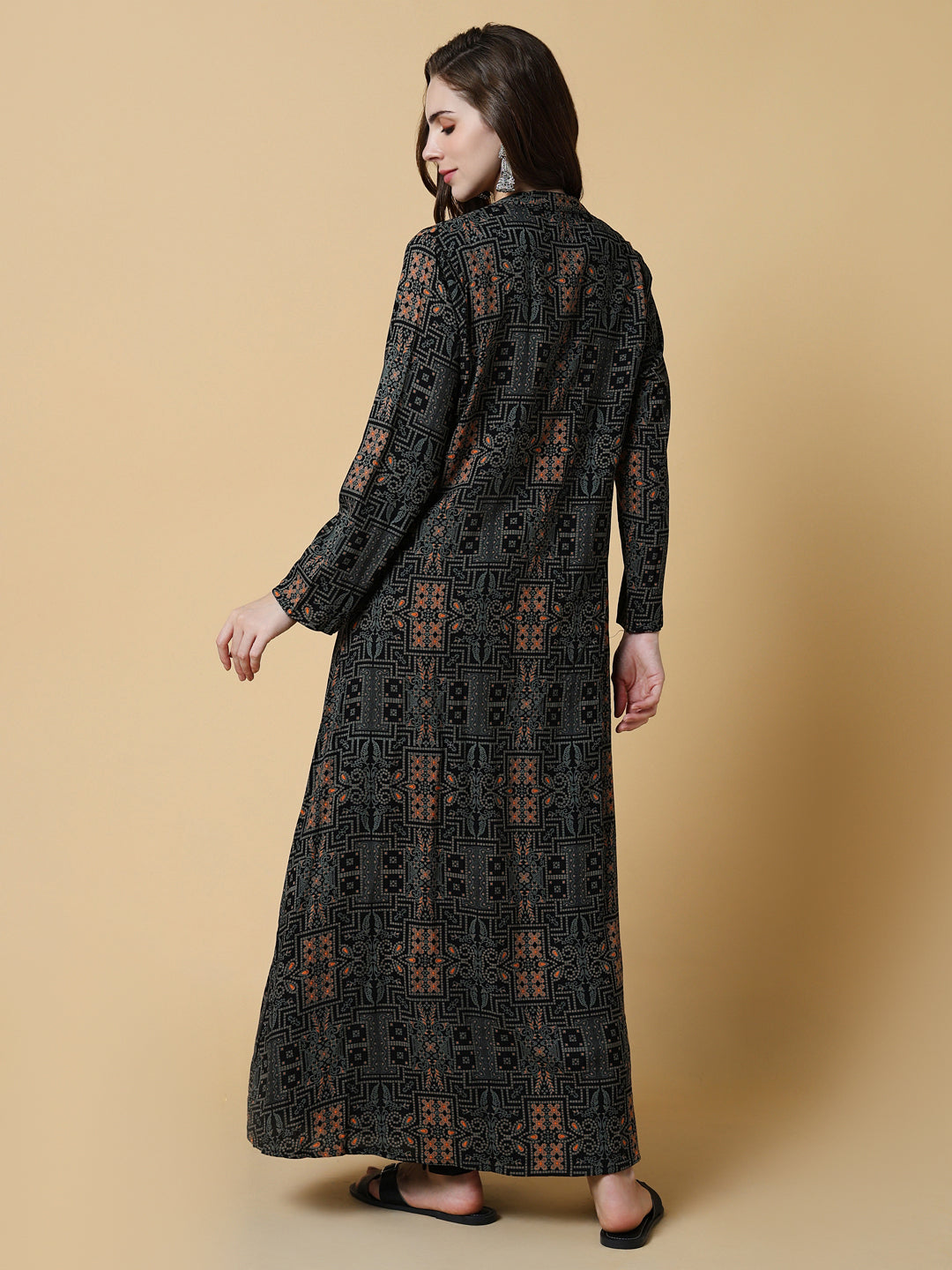 Women Black Graphic A-Line Kurta with Shrug