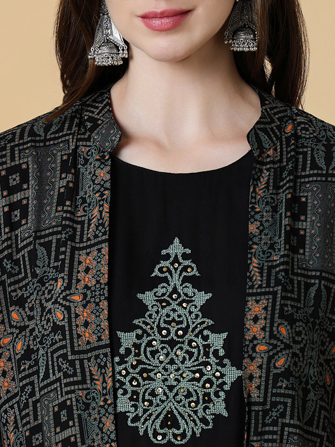 Women Black Graphic A-Line Kurta with Shrug