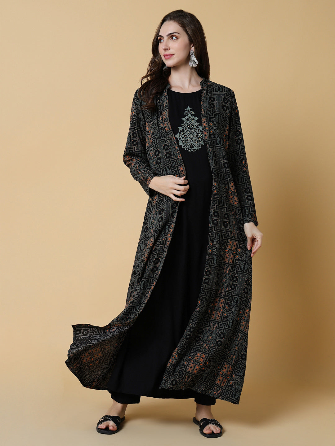 Women Black Graphic A-Line Kurta with Shrug