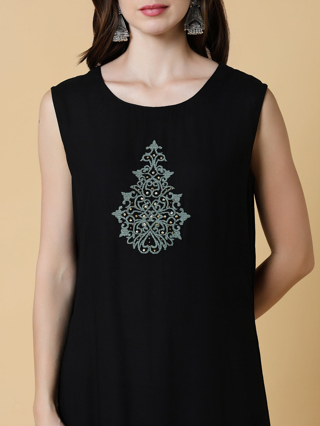 Women Black Graphic A-Line Kurta with Shrug