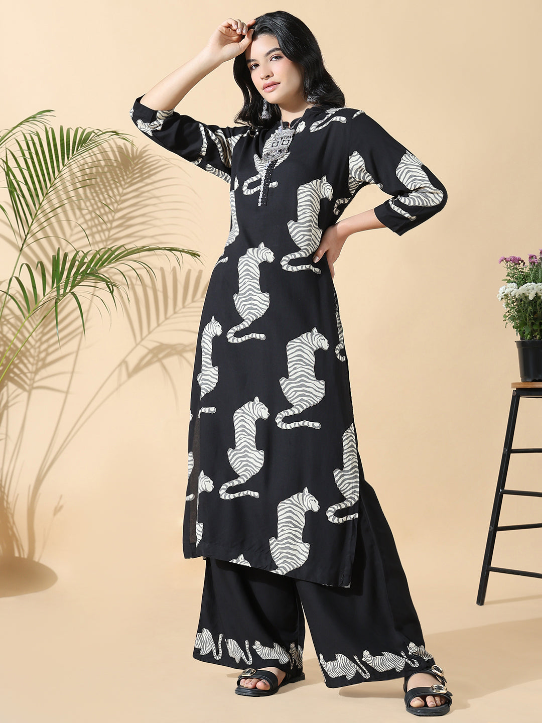 Women Animal Print Straight Black Kurta with Palazzos