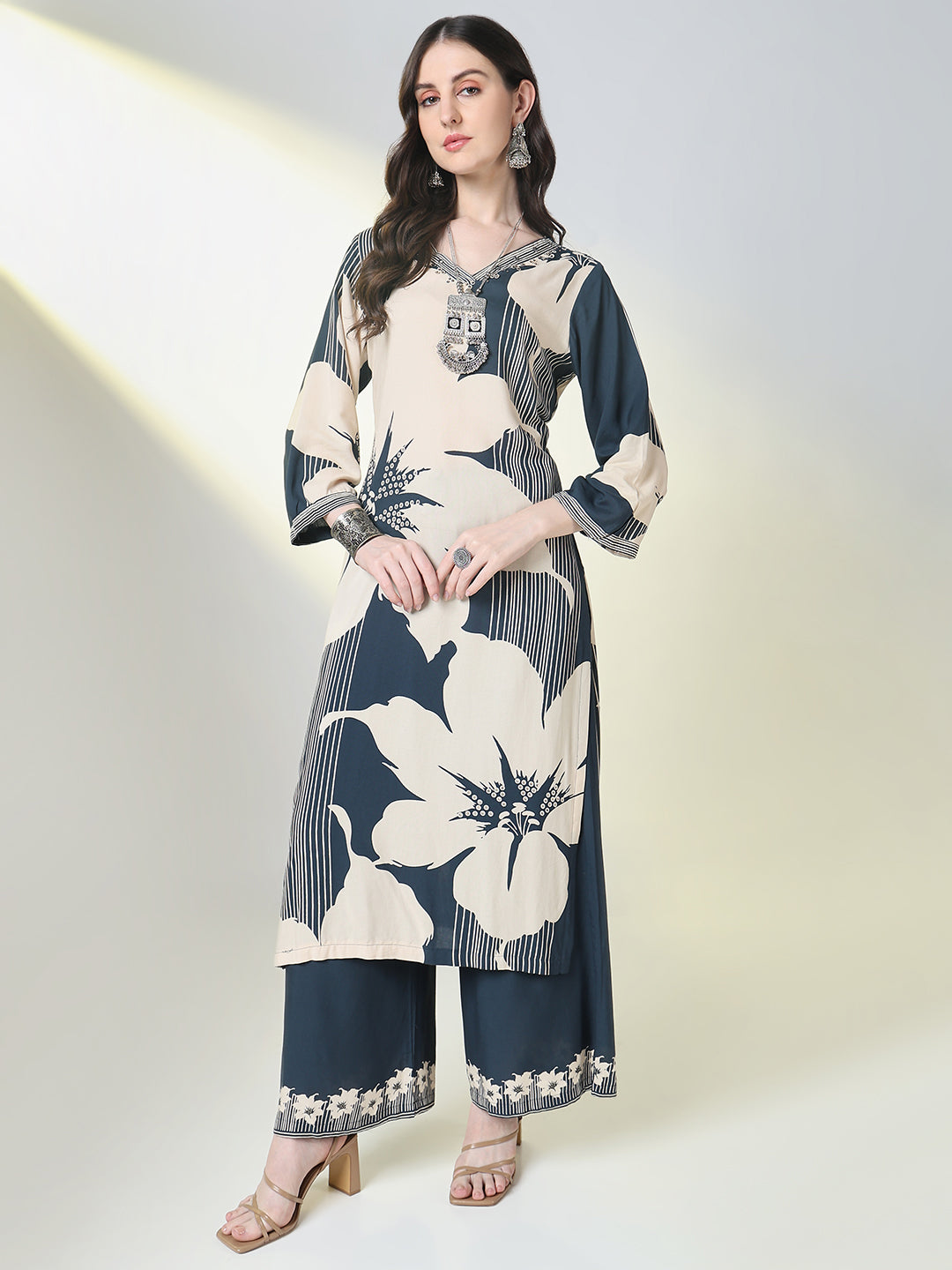 Women Teal Floral Straight Kurta Set