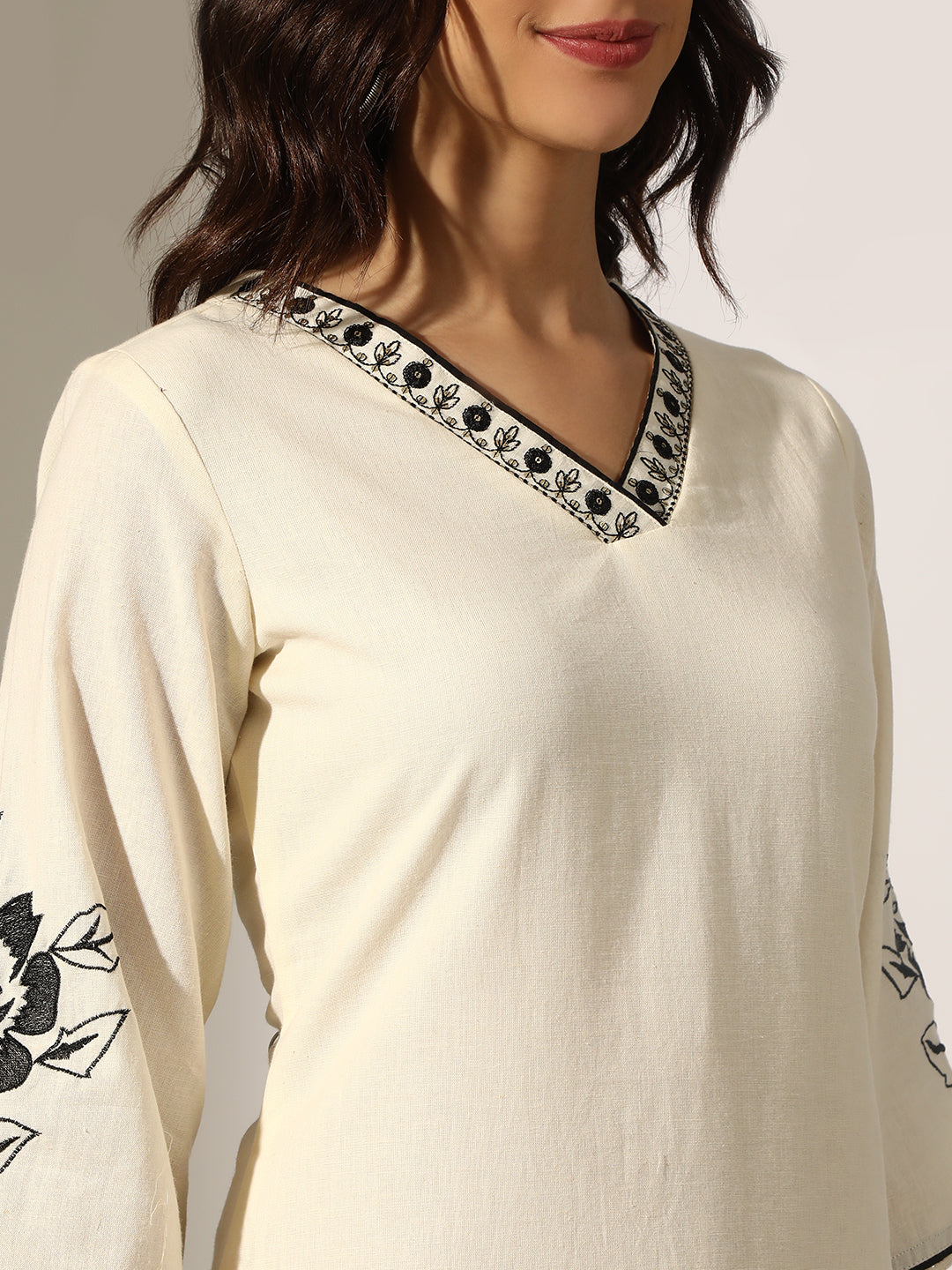 Women's Floral Embroidered Cream Kurta Set with Dupatta