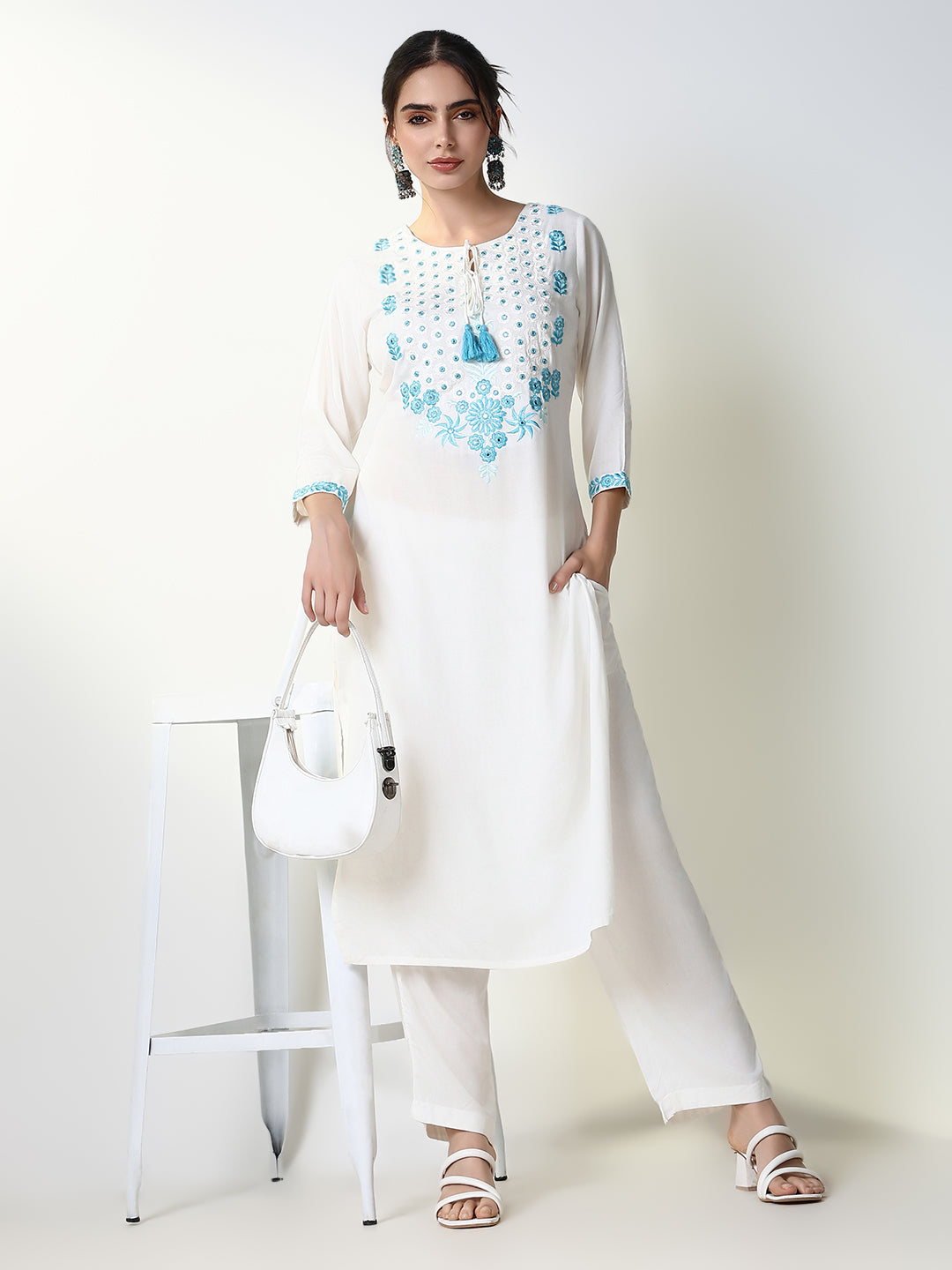 Women Floral White Straight Kurta Set