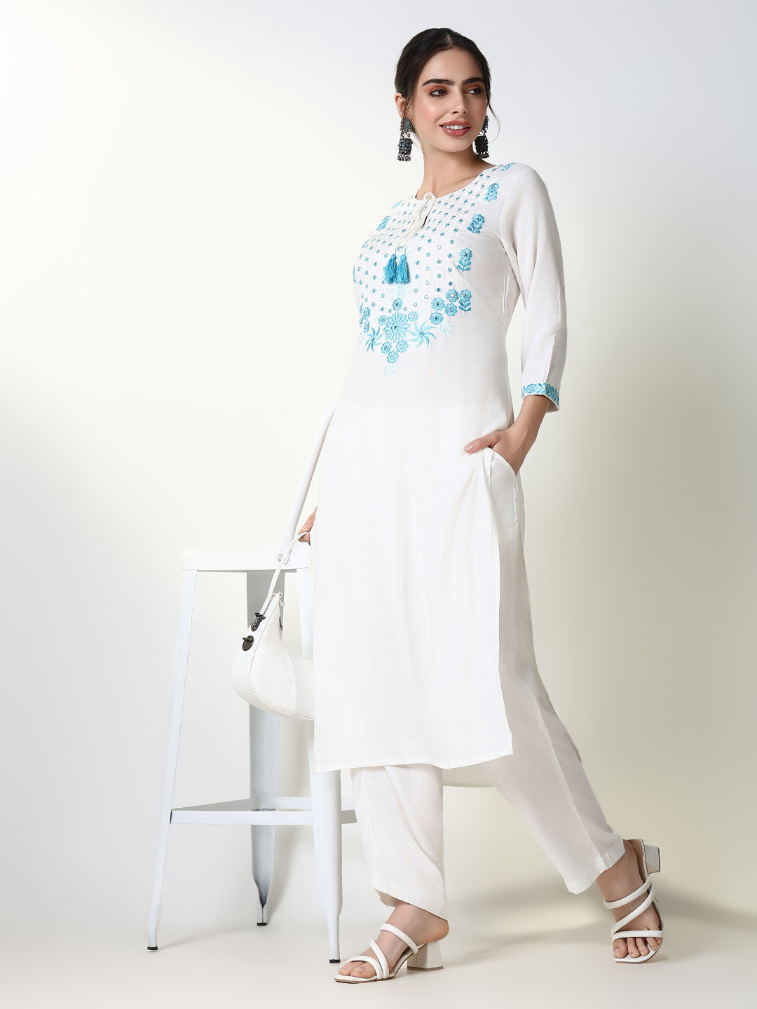 Women Floral White Straight Kurta Set