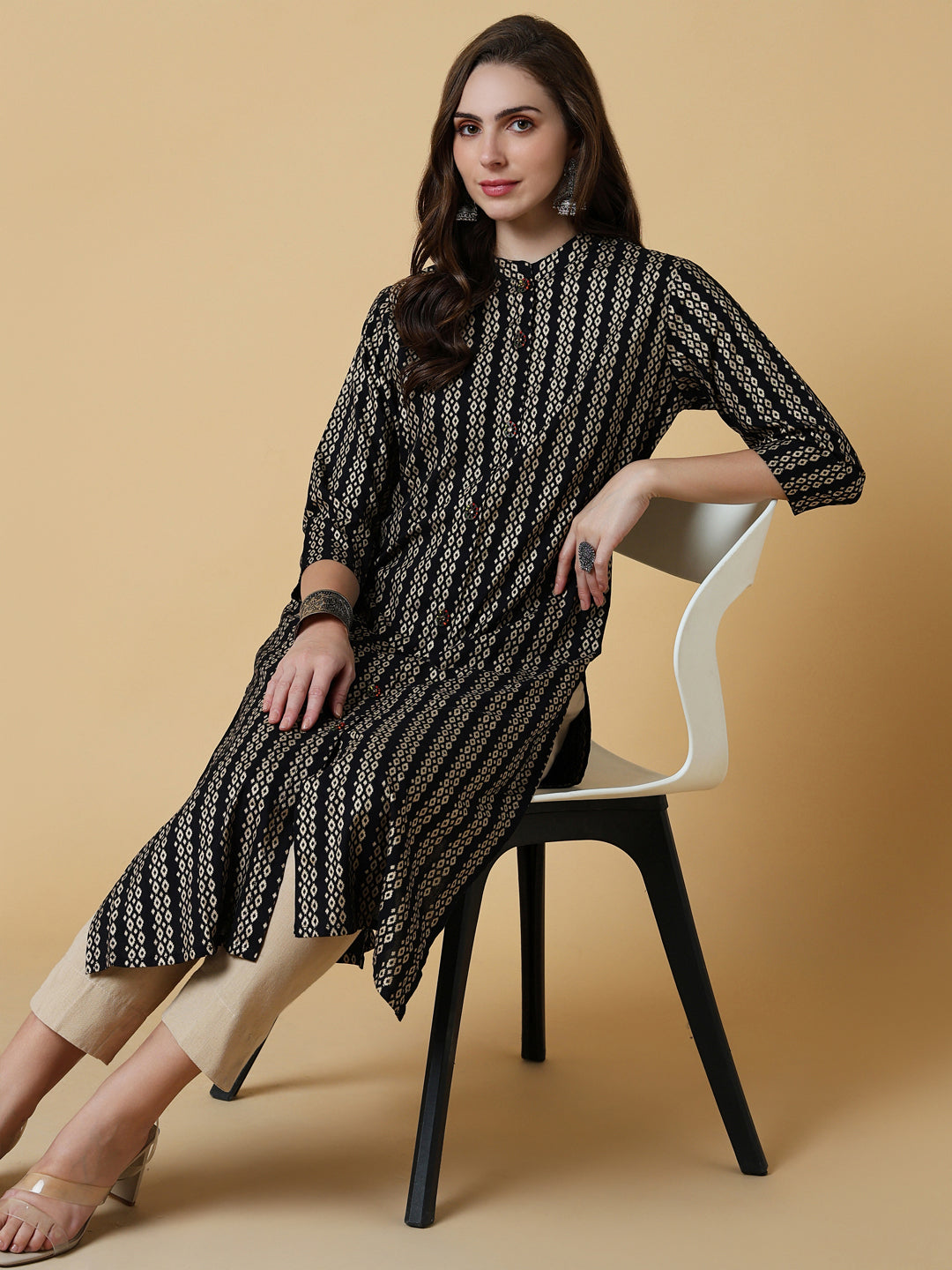 Women Black Graphic Straight Kurta