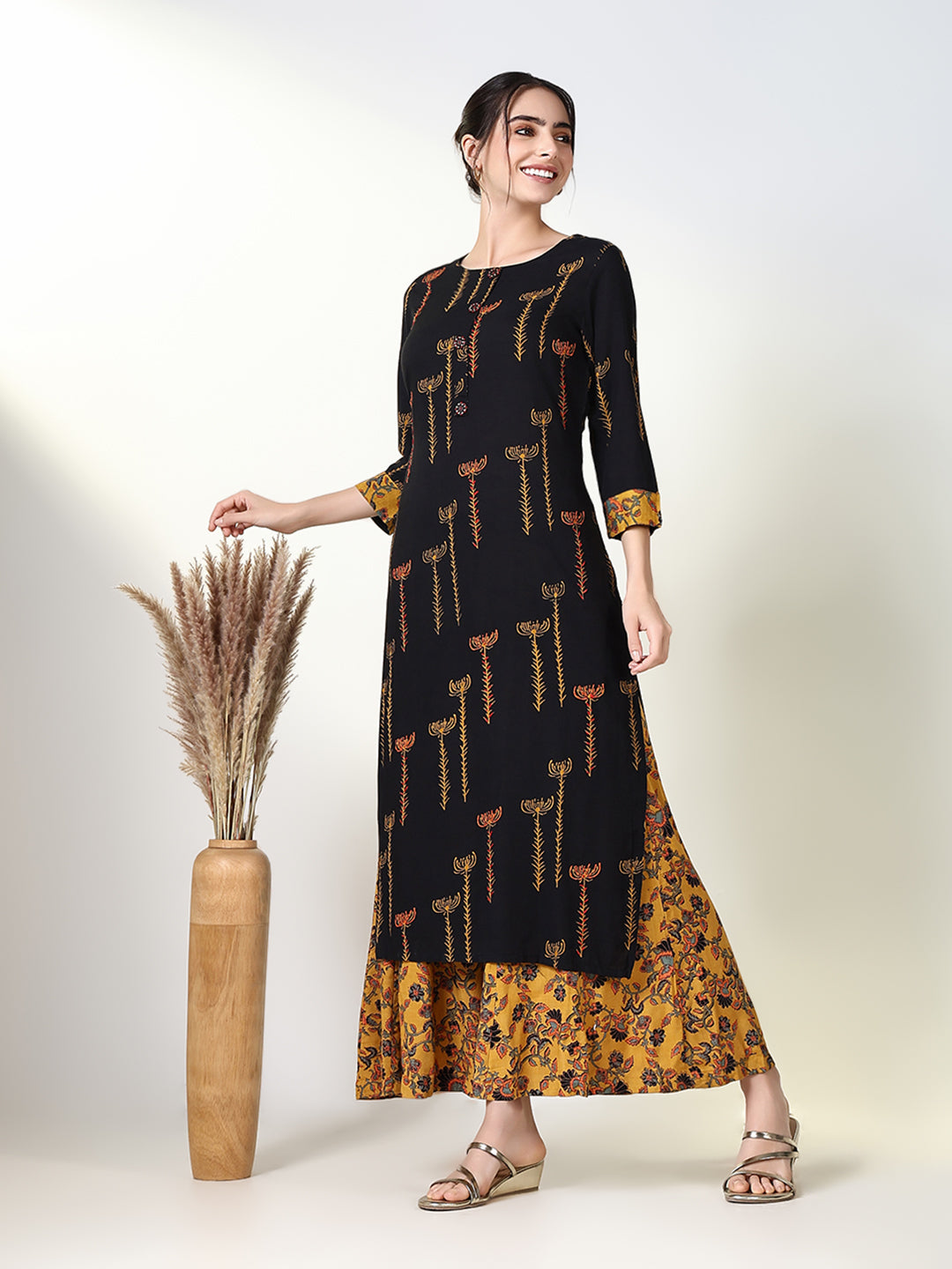 Women Floral Black Straight Kurta Set