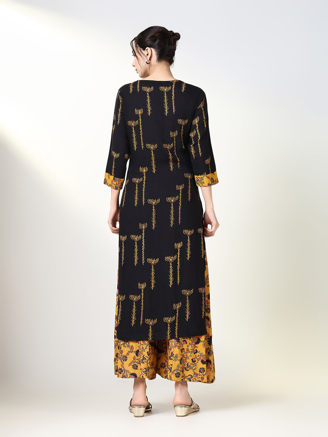 Women Floral Black Straight Kurta Set