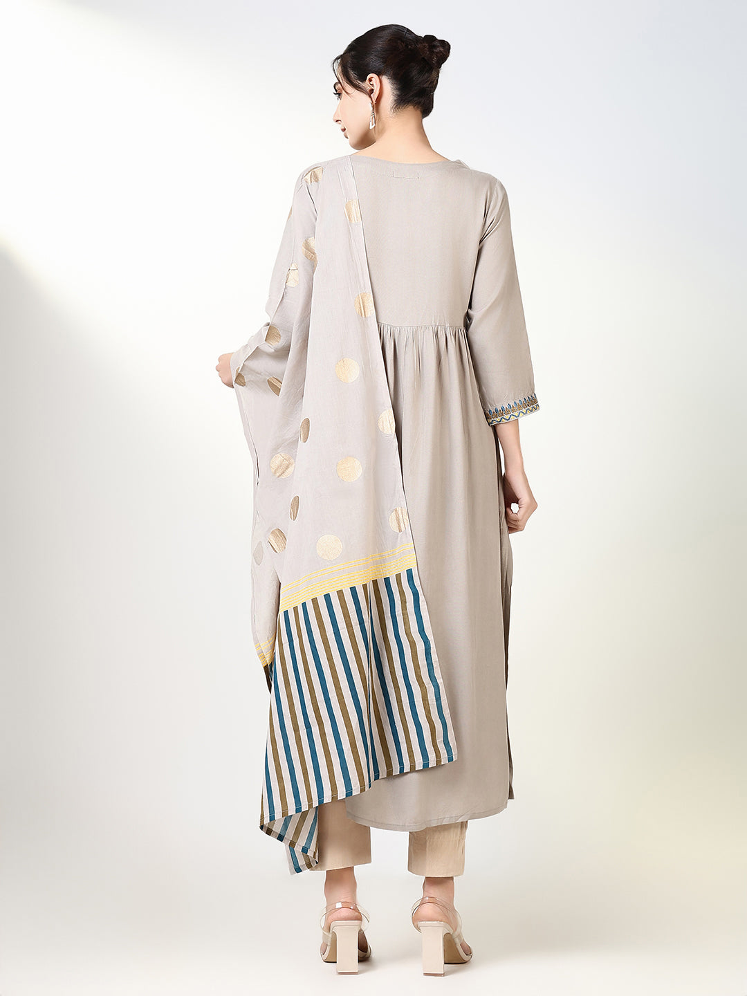 Women Grey Solid Anarkali Kurta with Dupatta