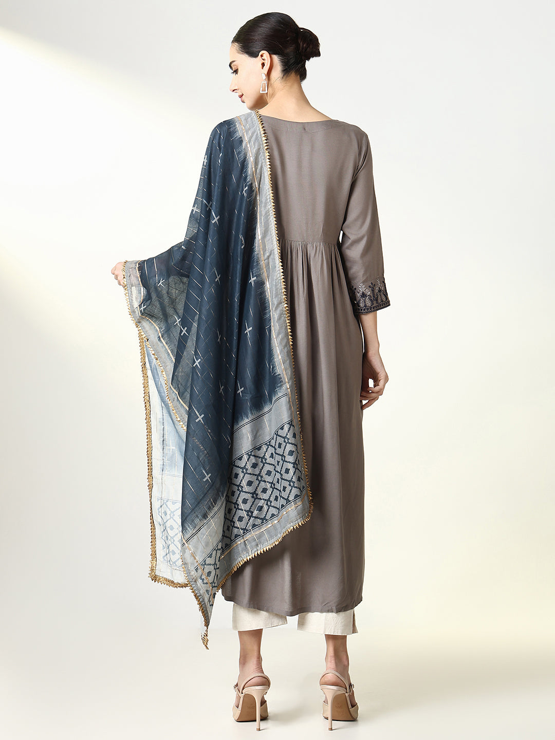 Women Grey Solid Anarkali Kurta with Dupatta