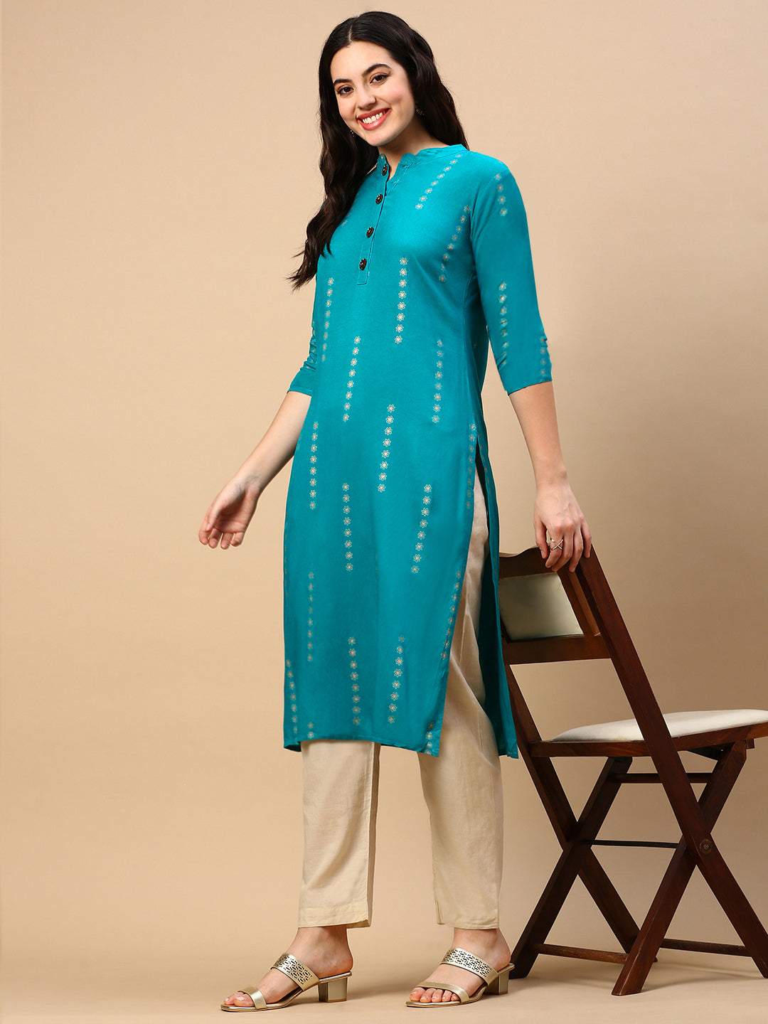 Women Blue Floral Straight Kurta