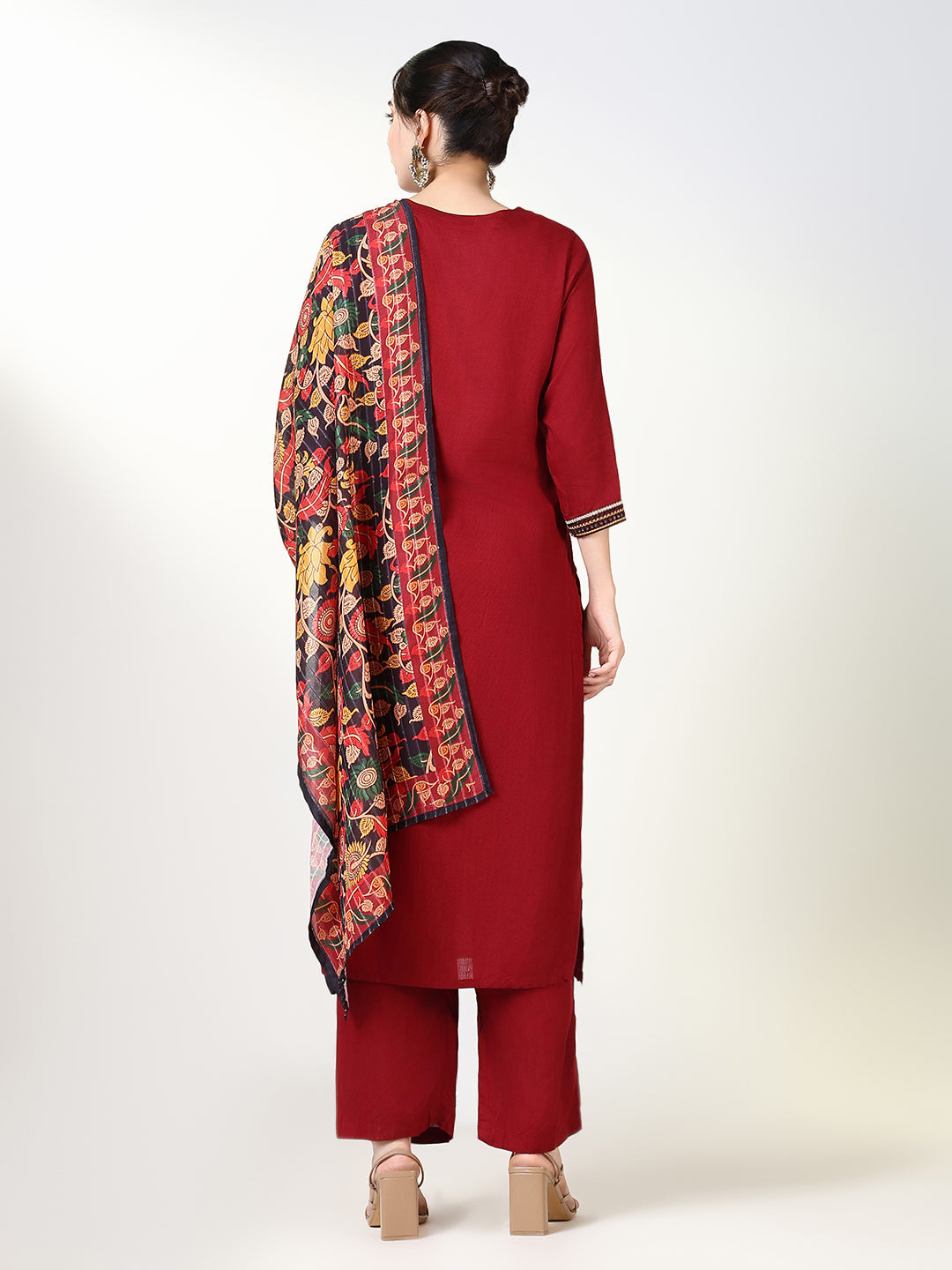 Women Solid Maroon Straight Kurta Set with Dupatta