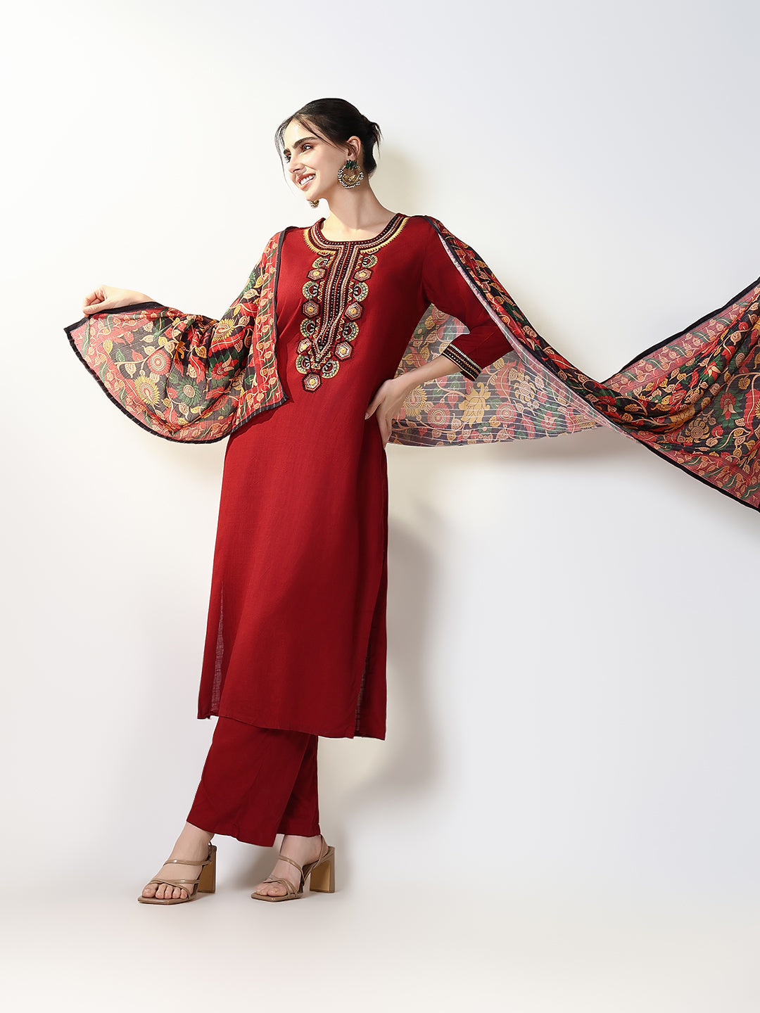 Women Solid Maroon Straight Kurta Set with Dupatta