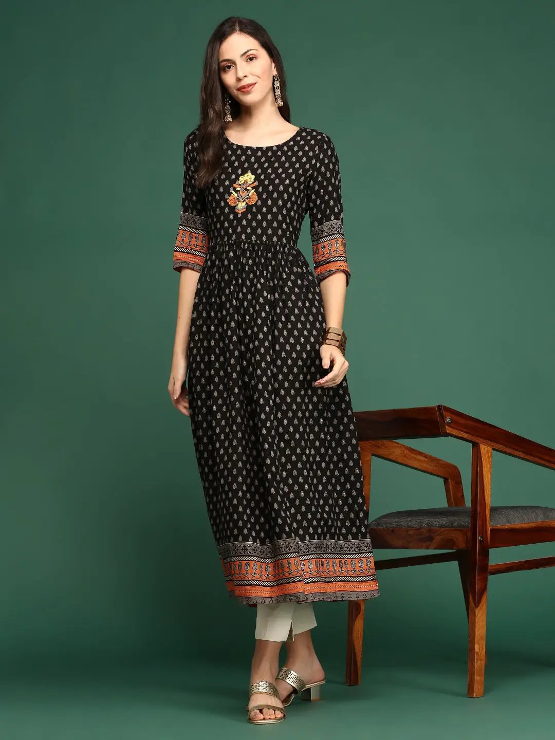 Women's Floral Embroidery Black A-Line Kurta