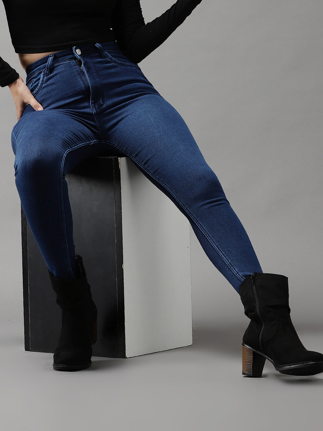Women's Solid Blue Skinny Fit Denim Jeans