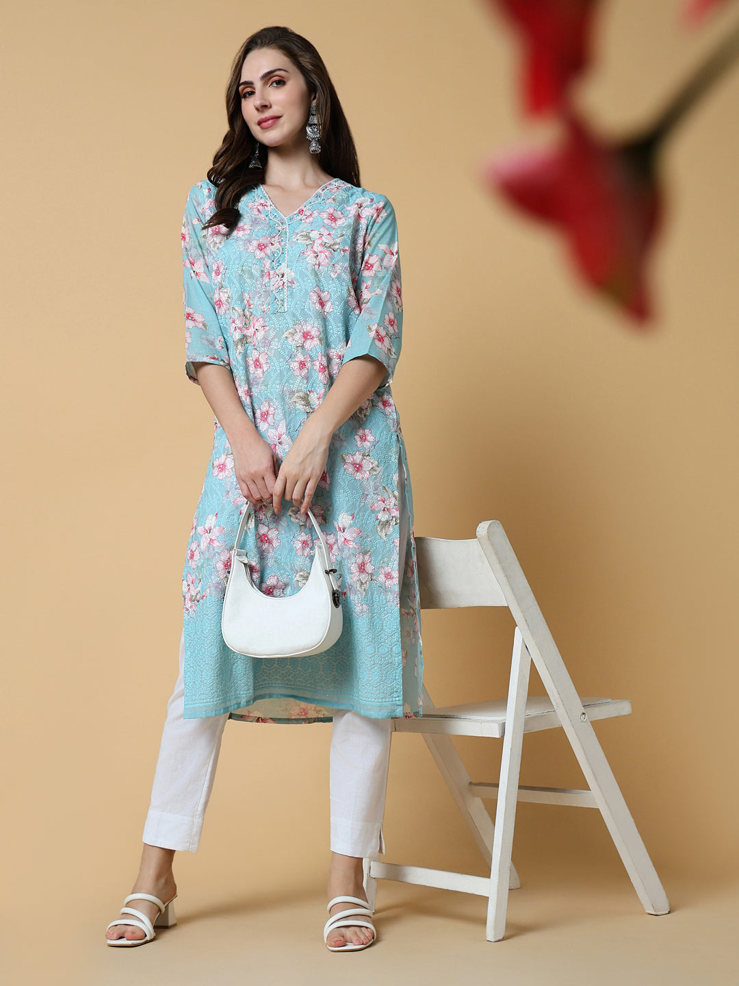 Women Blue Floral Straight Kurta