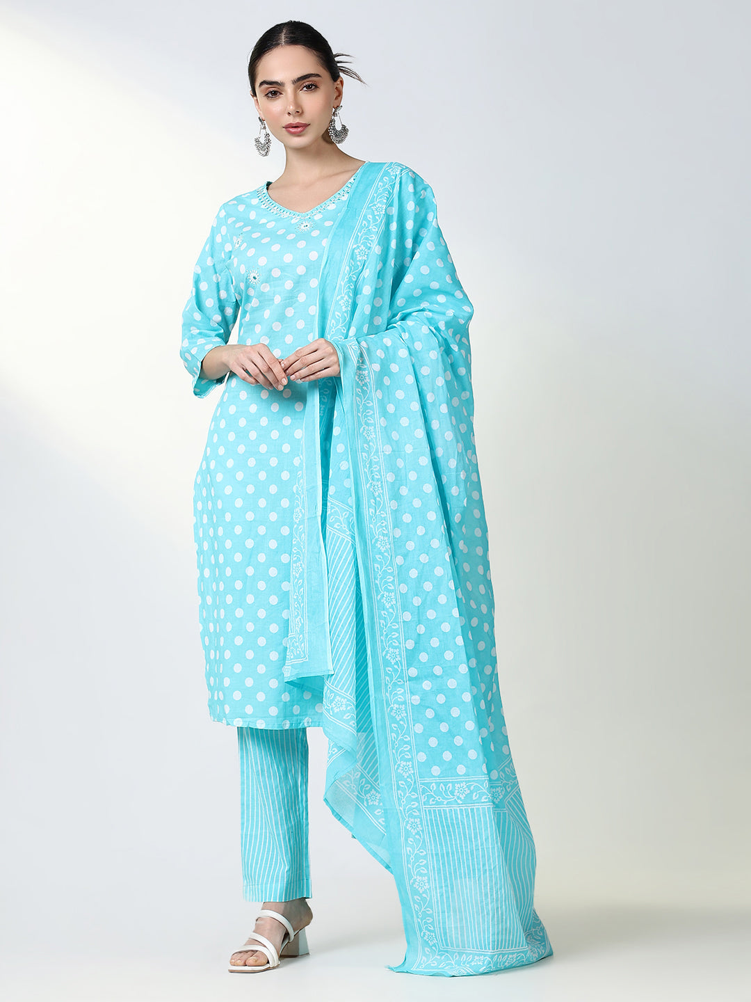 Women Printed Blue Straight Kurta Set with Dupatta