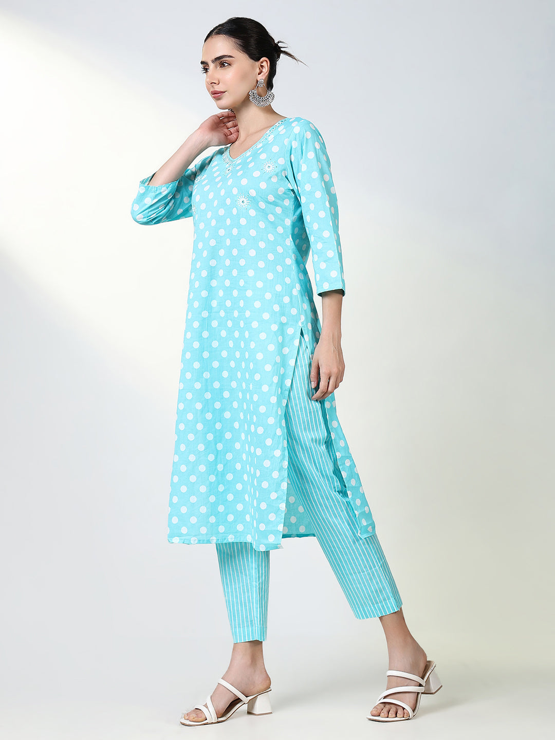 Women Printed Blue Straight Kurta Set with Dupatta