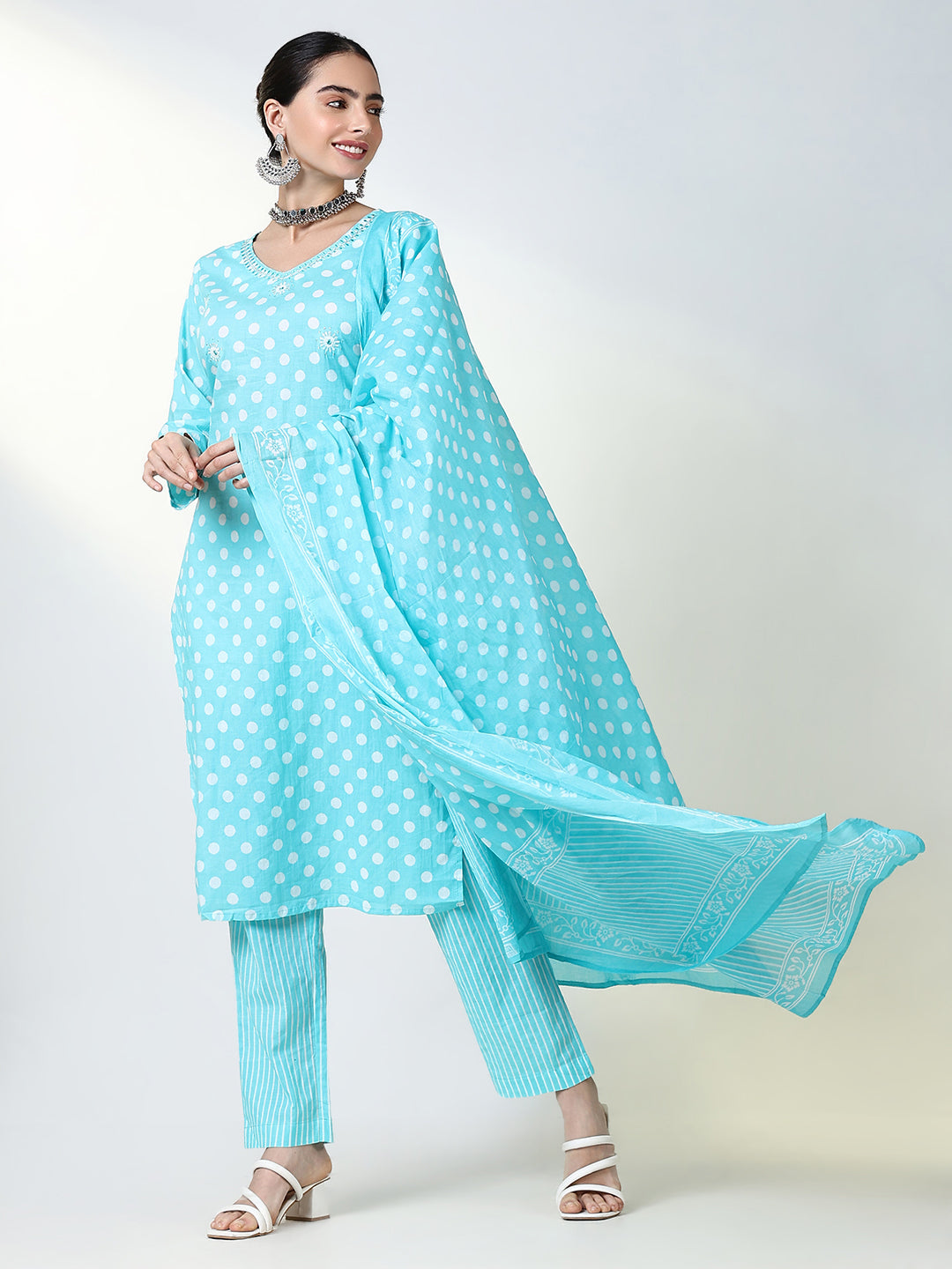 Women Printed Blue Straight Kurta Set with Dupatta