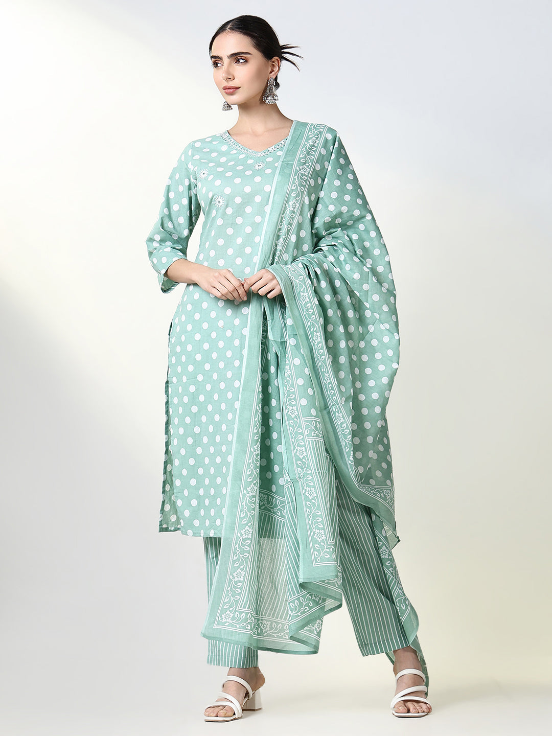 Women Printed Green Straight Kurta Set with Dupatta