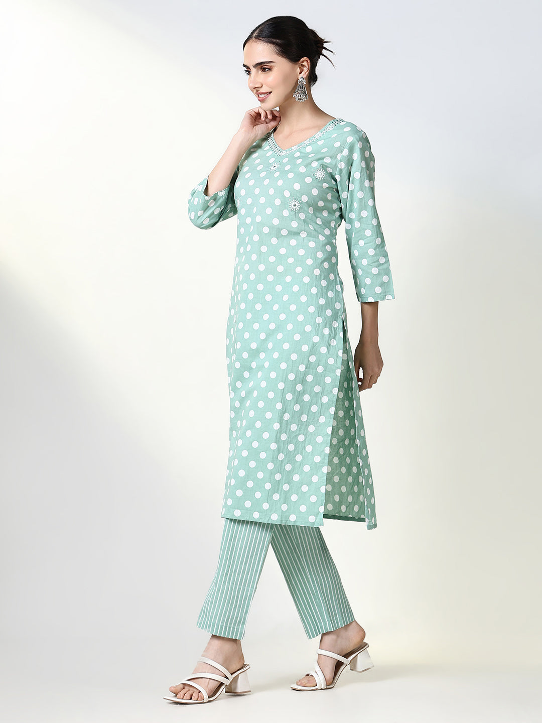 Women Printed Green Straight Kurta Set with Dupatta