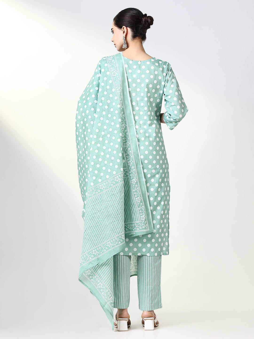 Women Printed Green Straight Kurta Set with Dupatta