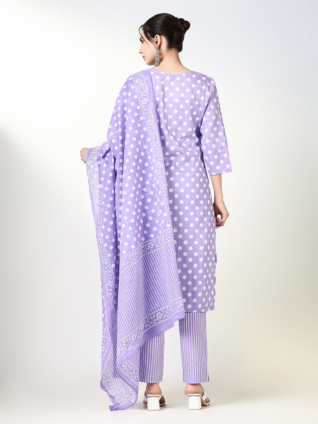 Women Printed Lavender Straight Kurta Set with Dupatta