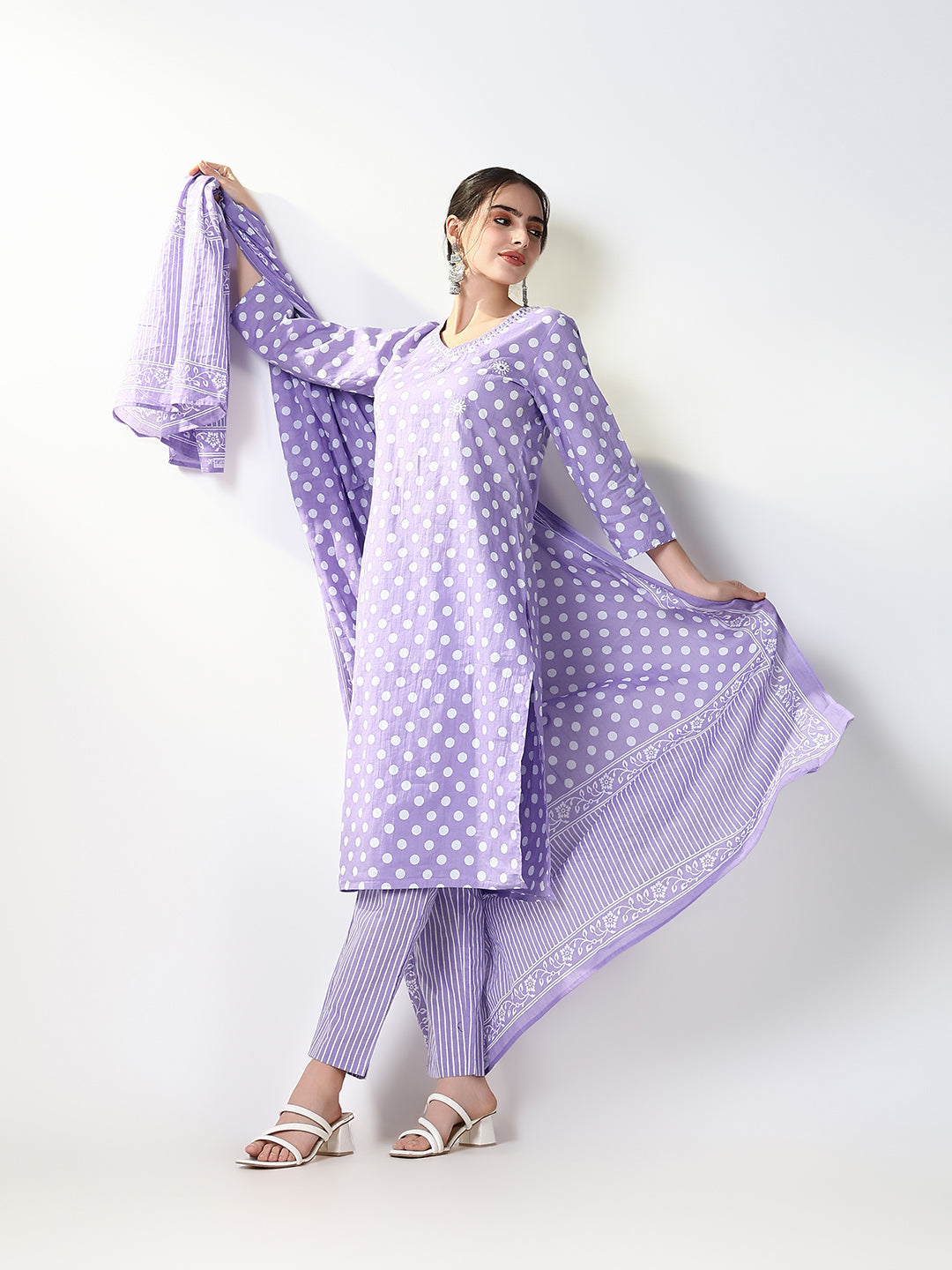 Women Printed Lavender Straight Kurta Set with Dupatta