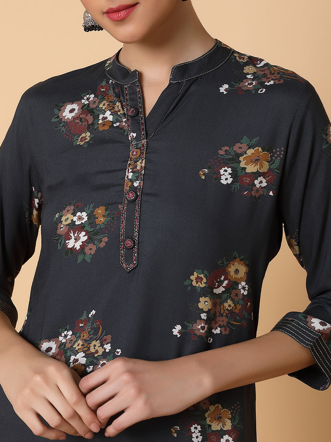 Women Straight Black Floral Kurta