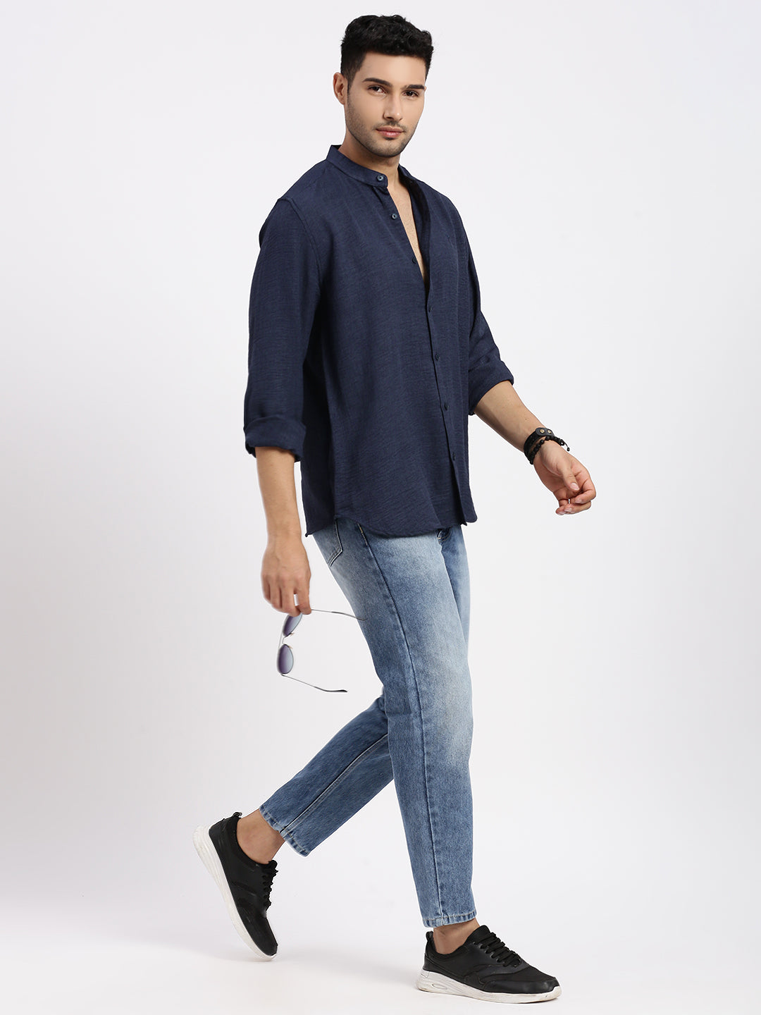 Men Navy Blue Solid Slim Fit Shirt