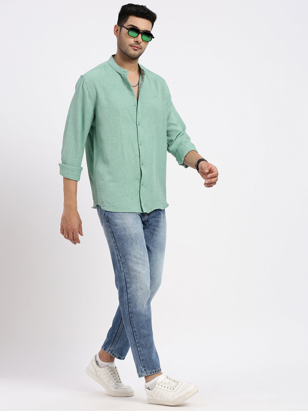 Men Green Solid Slim Fit Shirt