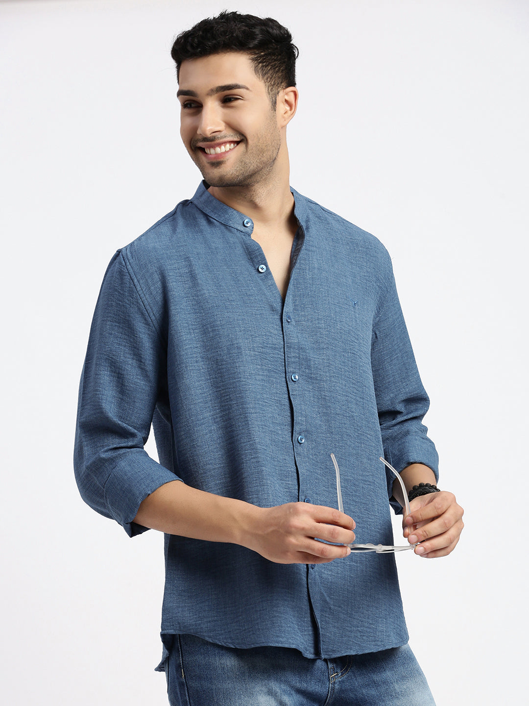 Men Blue Solid Slim Fit Shirt