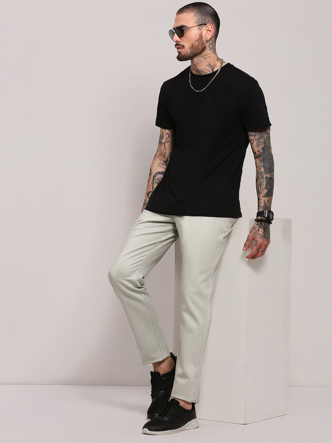 Men Grey Solid Trousers