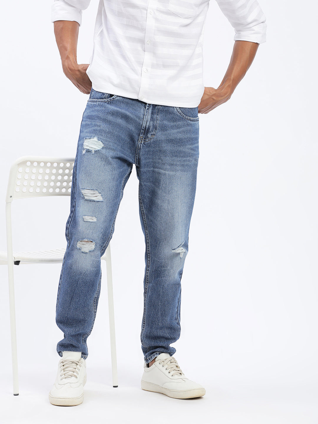 Men's Distressed Blue Mid-Rise Straight Fit Jeans
