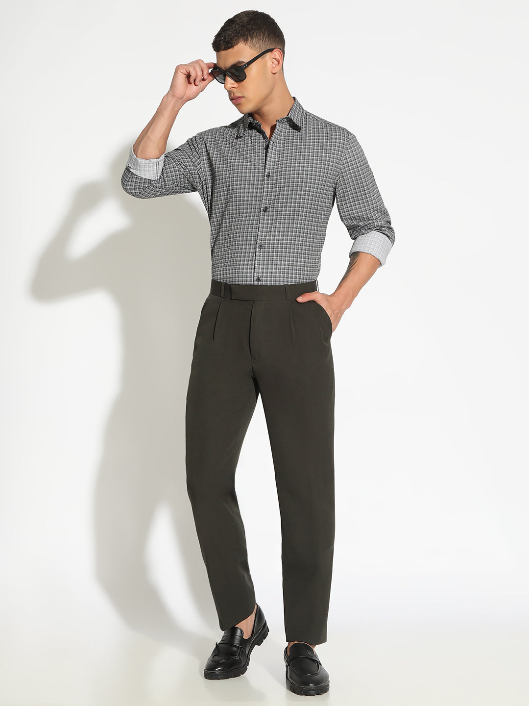 Men's Green Slim Fit Formal Pleated Low Rise Formal Trousers