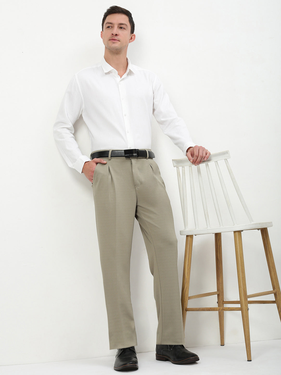 Men Green Solid Formal Trousers