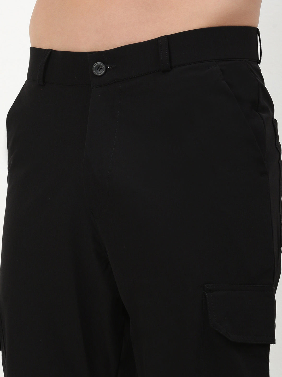 Men Black Solid Straight Fit Cargos